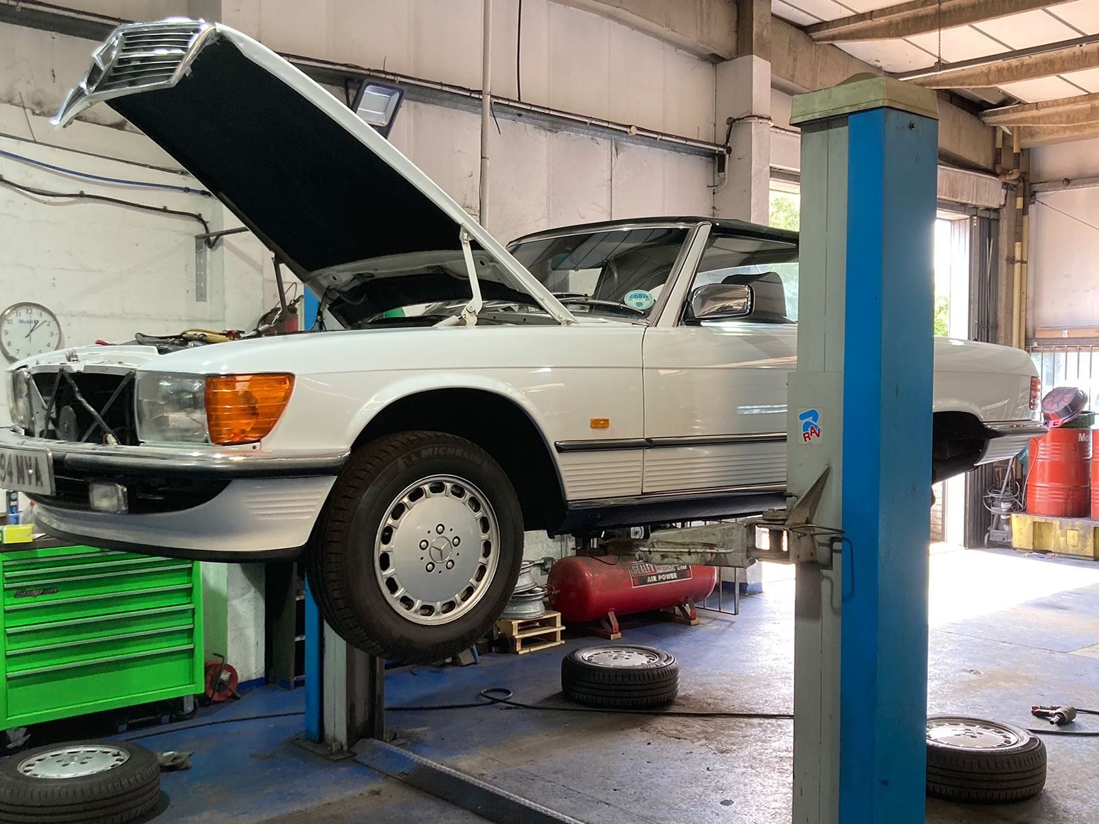 Working on a Mercedes-Benz SL280